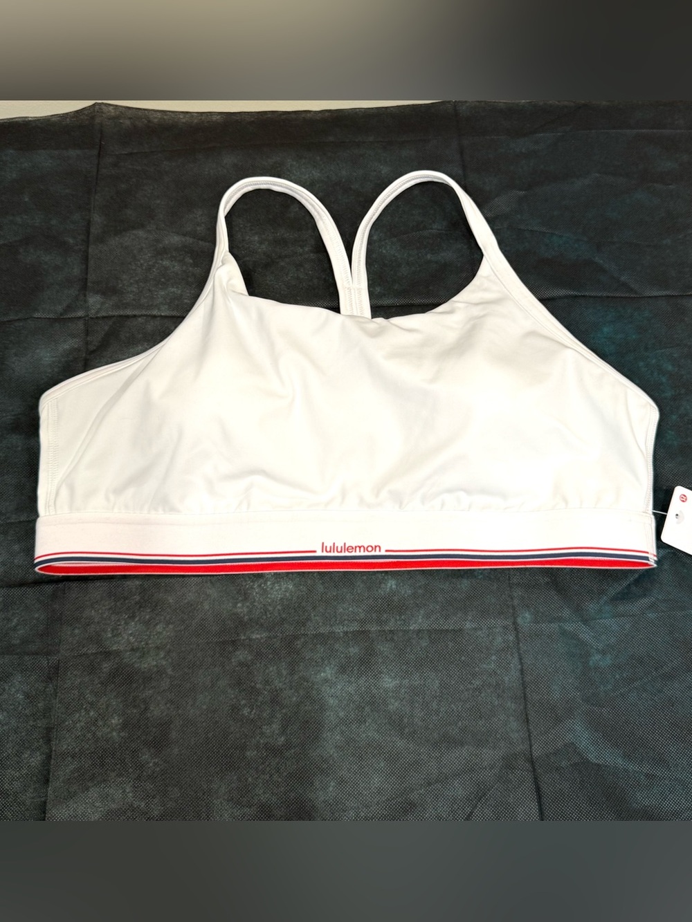 🔥NWT Lululemon White High-Neck Top with Red Trim Size 14🔥